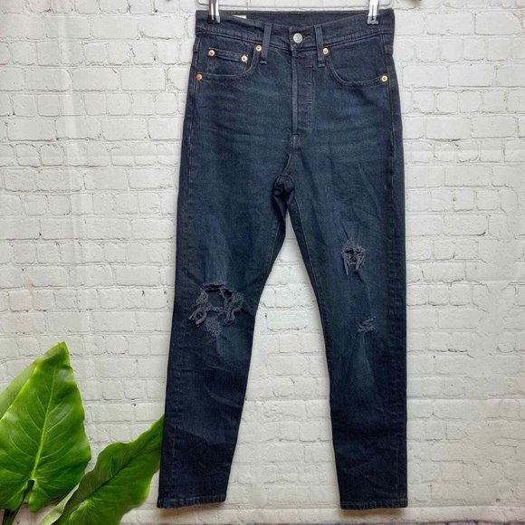 Levi’s 501 Women’s High Rise Distressed/Ripped Knees EUC w26l30 - Picture 5 of 8